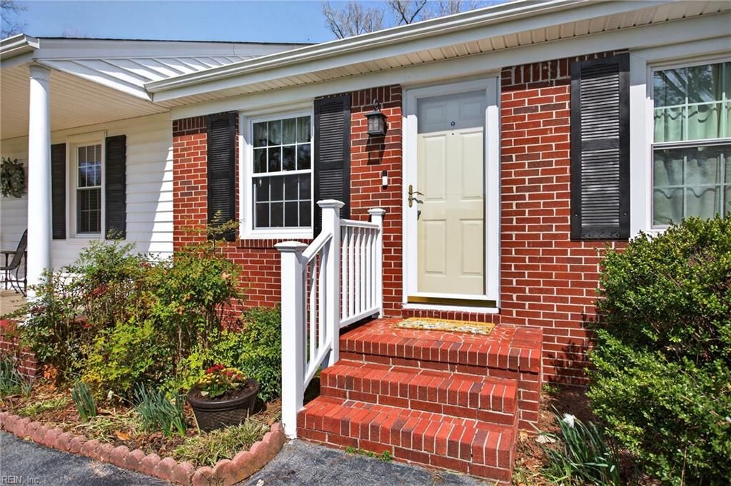 Photo of 1316 Head of River Road, Chesapeake, VA 23322 (MLS # 10626572)