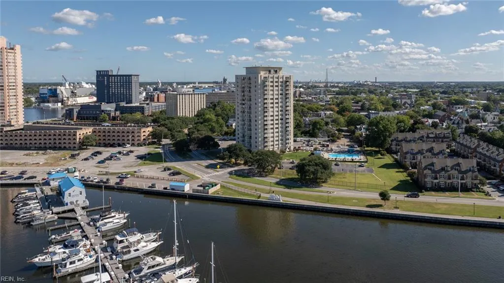 Portsmouth, Virginia 23704, United States, 2 Bedrooms Bedrooms, ,2 BathroomsBathrooms,Residential,Active,195852