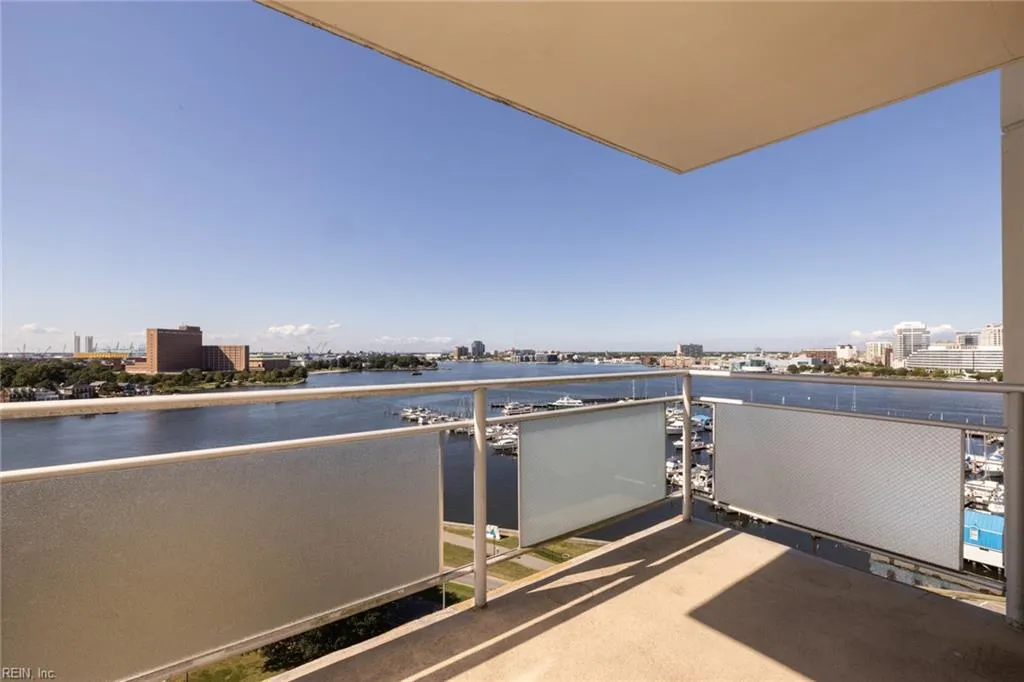 Portsmouth, Virginia 23704, United States, 2 Bedrooms Bedrooms, ,2 BathroomsBathrooms,Residential,Active,195852