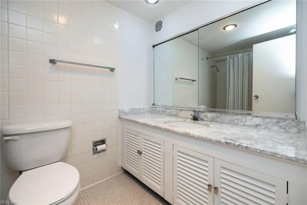 Portsmouth, Virginia 23704, United States, 2 Bedrooms Bedrooms, ,2 BathroomsBathrooms,Residential,Active,195852