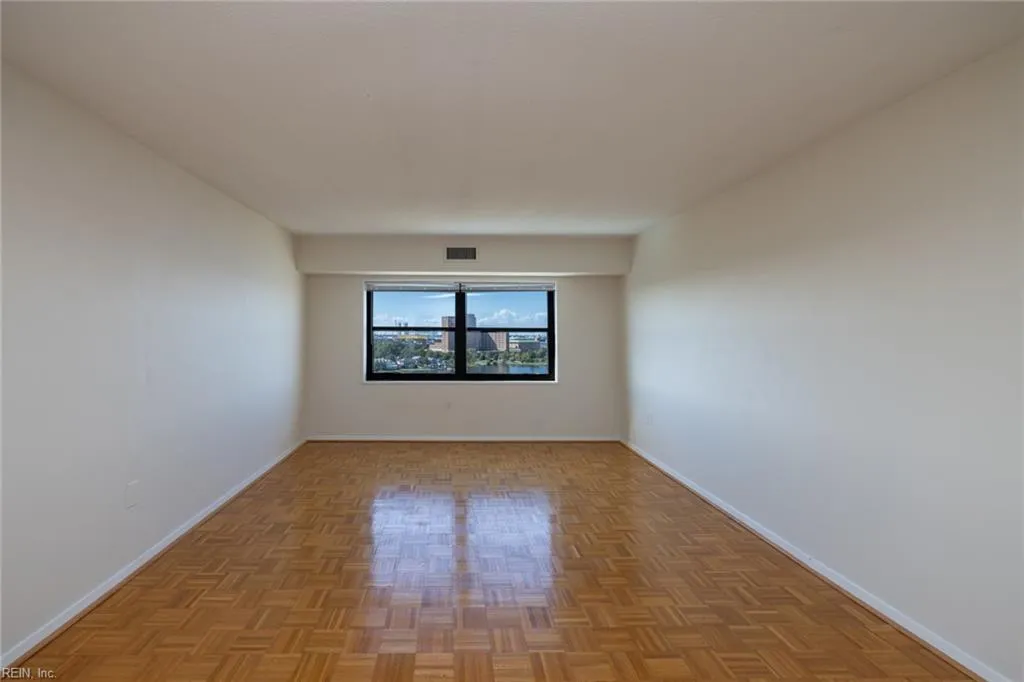 Portsmouth, Virginia 23704, United States, 2 Bedrooms Bedrooms, ,2 BathroomsBathrooms,Residential,Active,195852