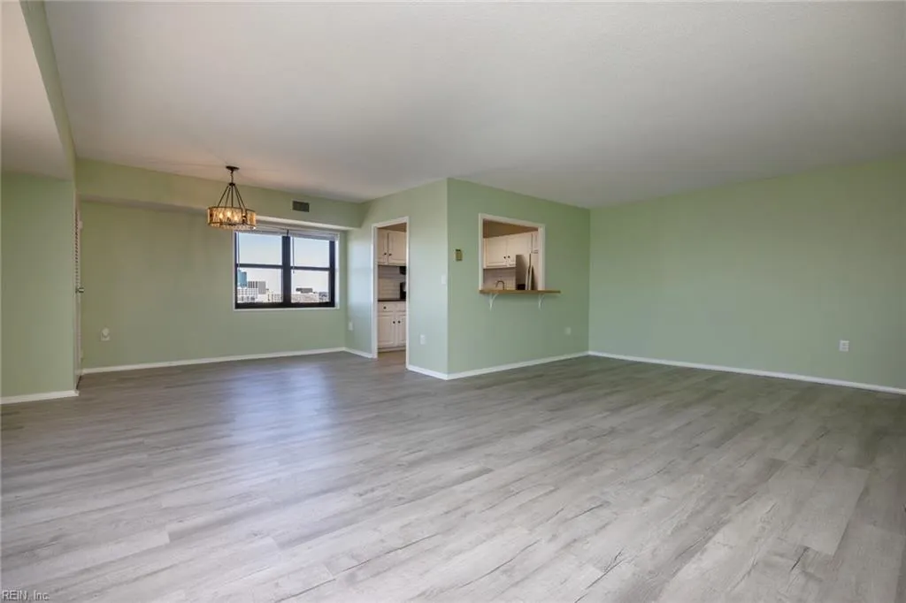 Portsmouth, Virginia 23704, United States, 2 Bedrooms Bedrooms, ,2 BathroomsBathrooms,Residential,Active,195852