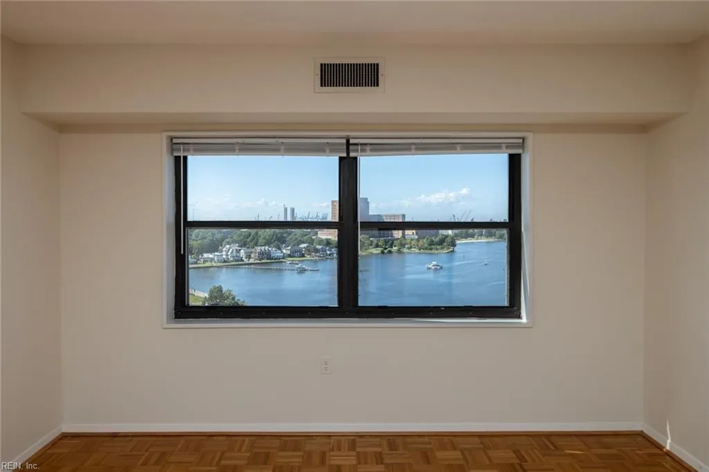 Portsmouth, Virginia 23704, United States, 2 Bedrooms Bedrooms, ,2 BathroomsBathrooms,Residential,Active,195852