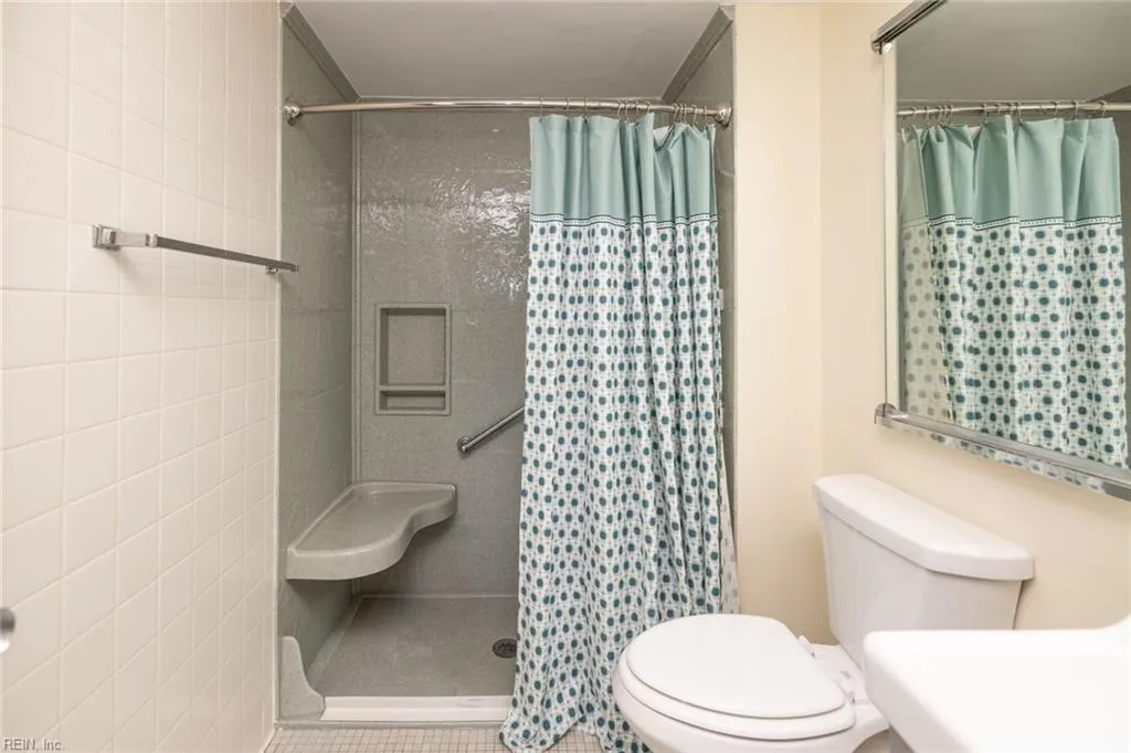 Portsmouth, Virginia 23704, United States, 2 Bedrooms Bedrooms, ,2 BathroomsBathrooms,Residential,Active,195852