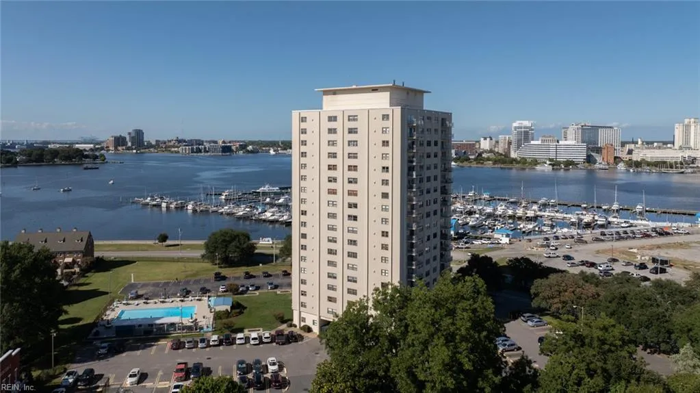 Portsmouth, Virginia 23704, United States, 2 Bedrooms Bedrooms, ,2 BathroomsBathrooms,Residential,Active,195852