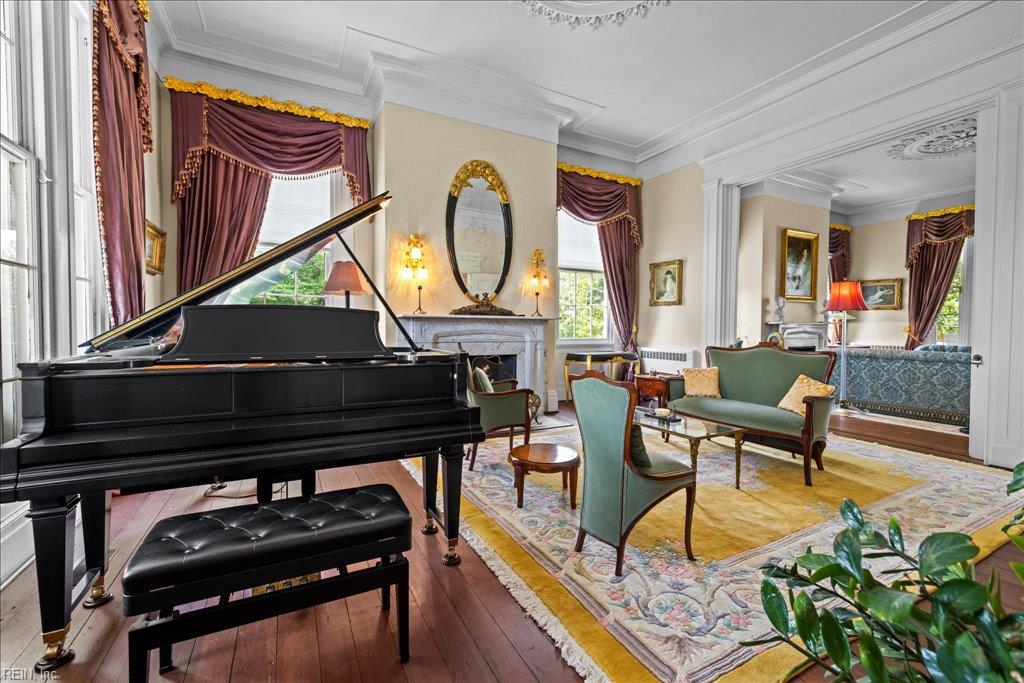 121 W King ST