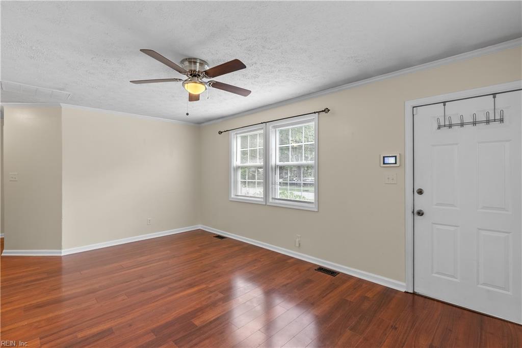 10 E Bayberry CT