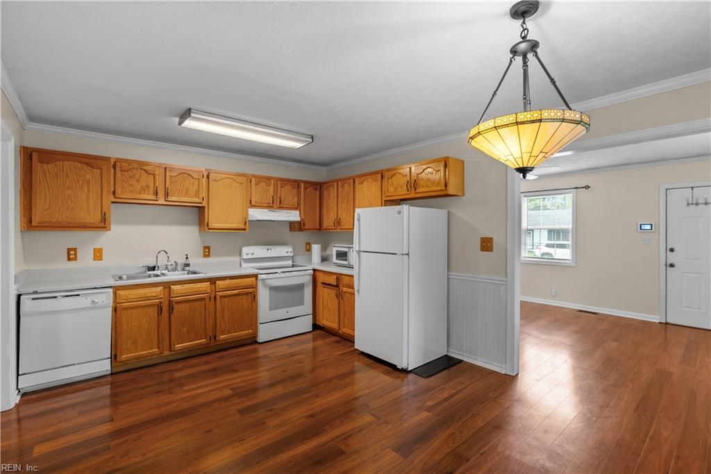 10 E Bayberry CT