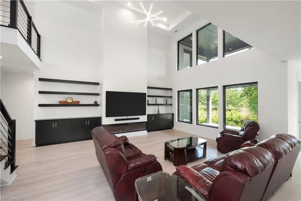 Virginia Beach, Virginia 23455, United States, 4 Bedrooms Bedrooms, ,5 BathroomsBathrooms,Residential,Active,217536