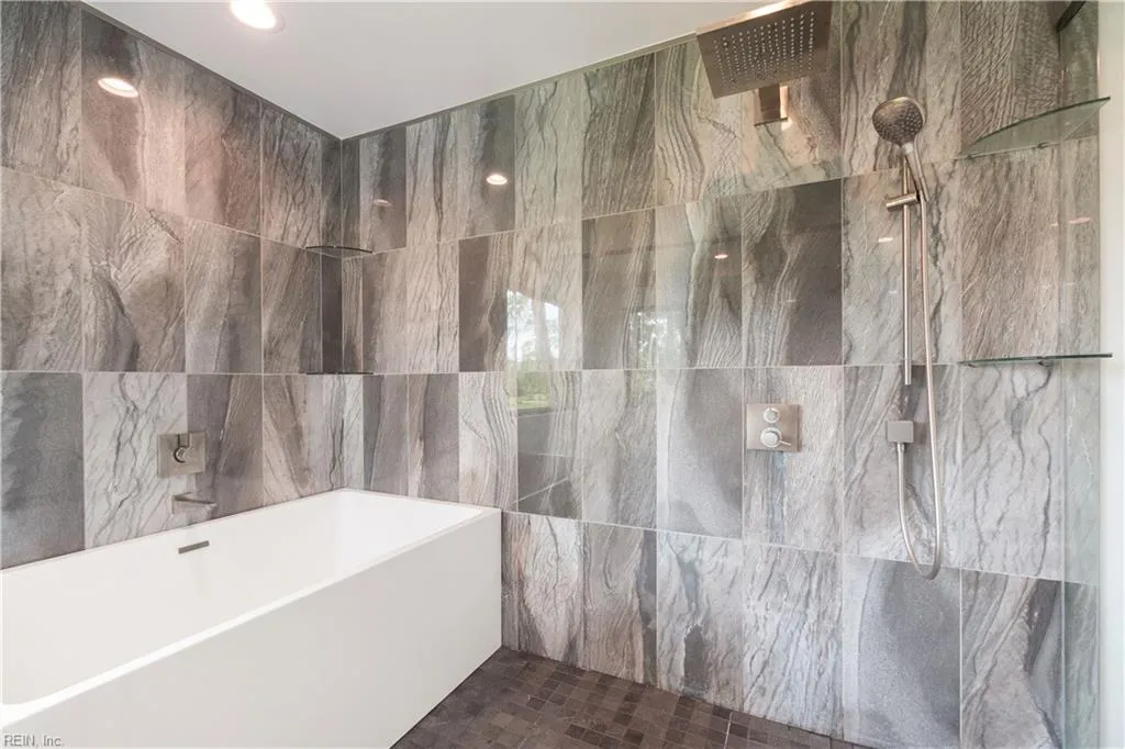 Virginia Beach, Virginia 23455, United States, 4 Bedrooms Bedrooms, ,5 BathroomsBathrooms,Residential,Active,217536