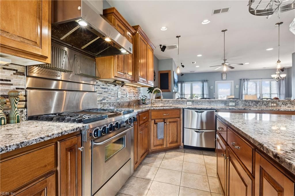 Photo of 757 Charthouse Circle, Hampton, VA 23664 (MLS # 10630481)