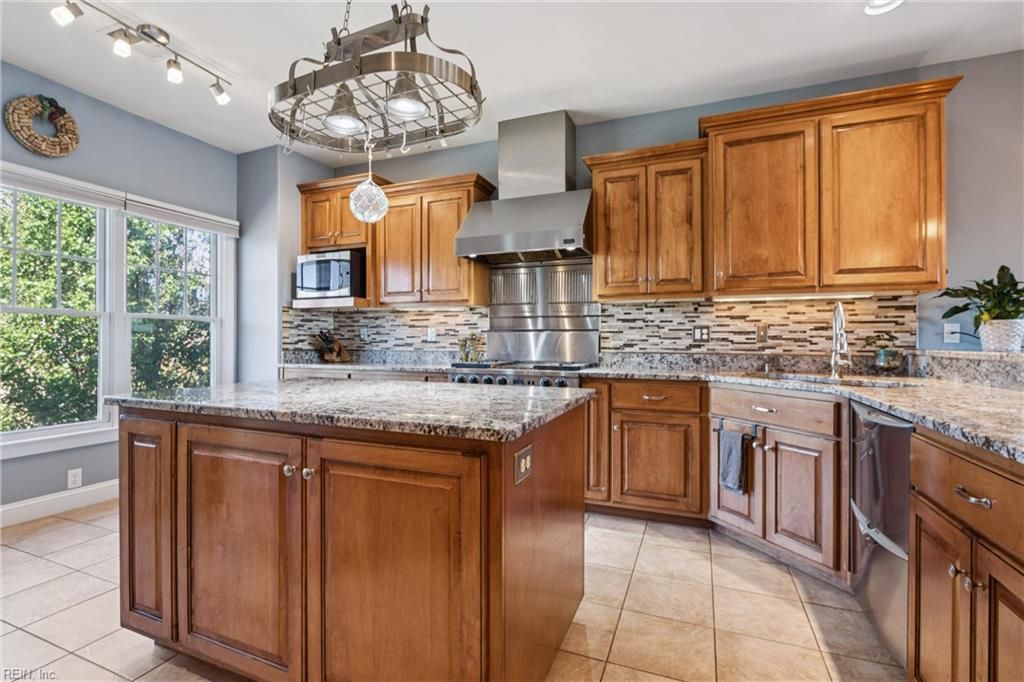 Photo of 757 Charthouse Circle, Hampton, VA 23664 (MLS # 10630481)