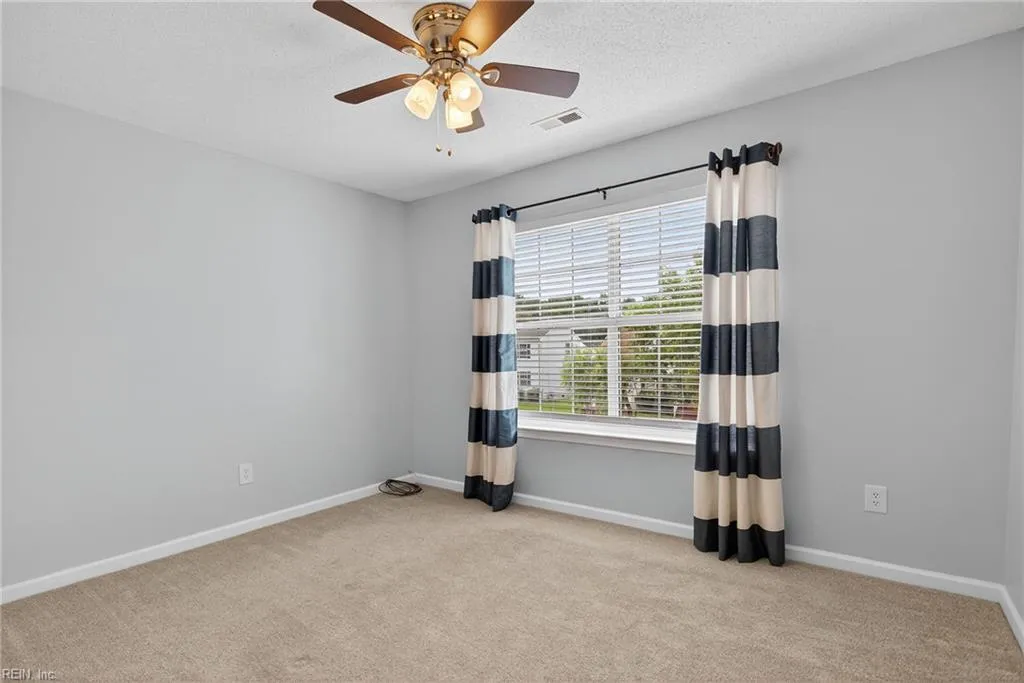 Suffolk, Virginia 23434, United States, 4 Bedrooms Bedrooms, ,3 BathroomsBathrooms,Residential,Active,194950