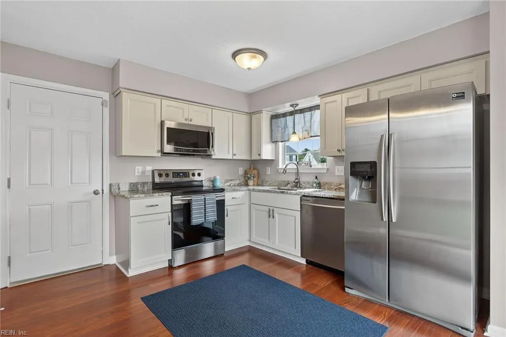 Suffolk, Virginia 23434, United States, 4 Bedrooms Bedrooms, ,3 BathroomsBathrooms,Residential,Active,194950