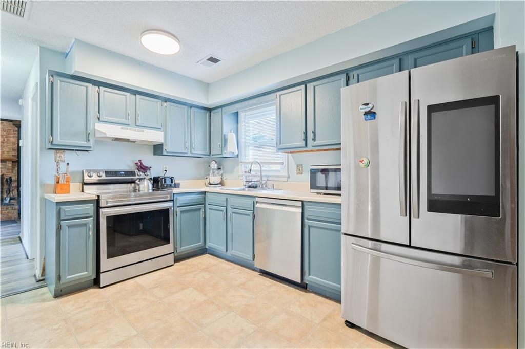 Photo of 5876 Beechwalk Drive, Virginia Beach, VA 23464 (MLS # 10619338)