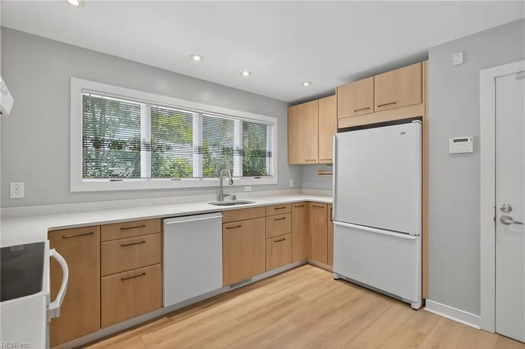 Virginia Beach, Virginia 23451, United States, 3 Bedrooms Bedrooms, ,3 BathroomsBathrooms,Residential,Active,155723