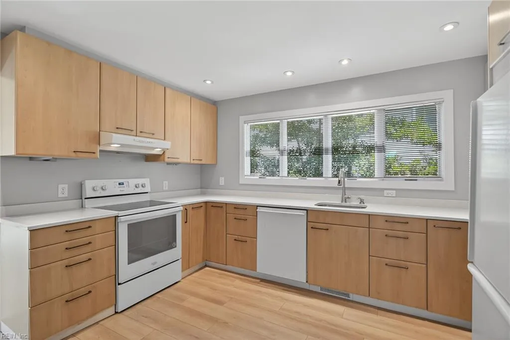 Virginia Beach, Virginia 23451, United States, 3 Bedrooms Bedrooms, ,3 BathroomsBathrooms,Residential,Active,155723