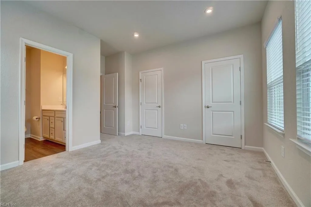 Portsmouth, Virginia 23701, United States, 2 Bedrooms Bedrooms, ,3 BathroomsBathrooms,Residential,Active,176654