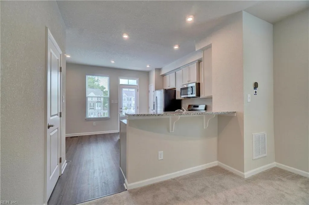 Portsmouth, Virginia 23701, United States, 2 Bedrooms Bedrooms, ,3 BathroomsBathrooms,Residential,Active,176654