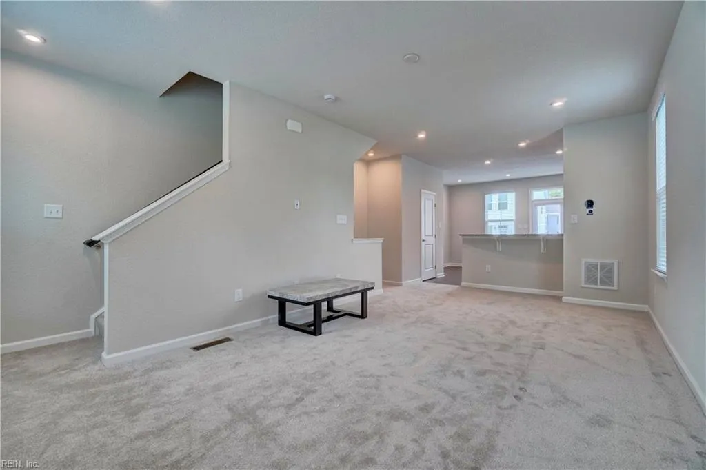 Portsmouth, Virginia 23701, United States, 2 Bedrooms Bedrooms, ,3 BathroomsBathrooms,Residential,Active,176654