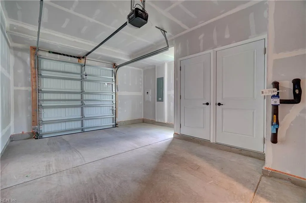 Portsmouth, Virginia 23701, United States, 2 Bedrooms Bedrooms, ,3 BathroomsBathrooms,Residential,Active,176654