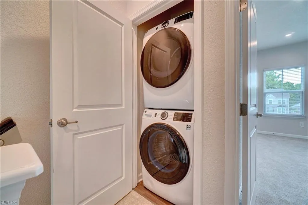 Portsmouth, Virginia 23701, United States, 2 Bedrooms Bedrooms, ,3 BathroomsBathrooms,Residential,Active,176654