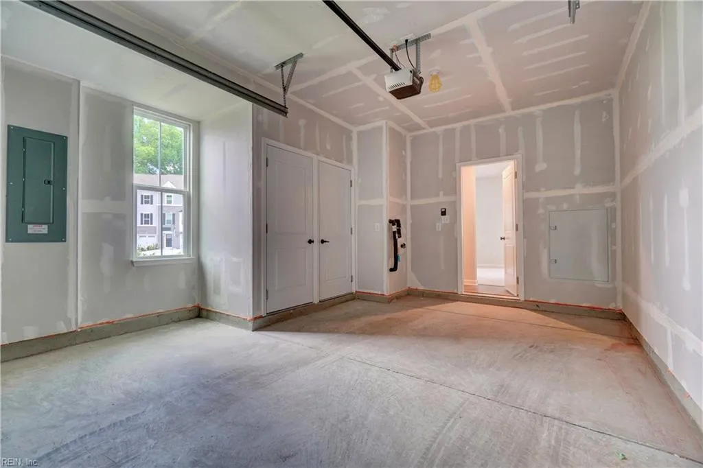 Portsmouth, Virginia 23701, United States, 2 Bedrooms Bedrooms, ,3 BathroomsBathrooms,Residential,Active,176654