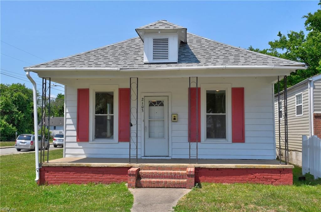 Photo of 2103 Roanoke Avenue, Newport News, VA 23607 (MLS # 10636195)