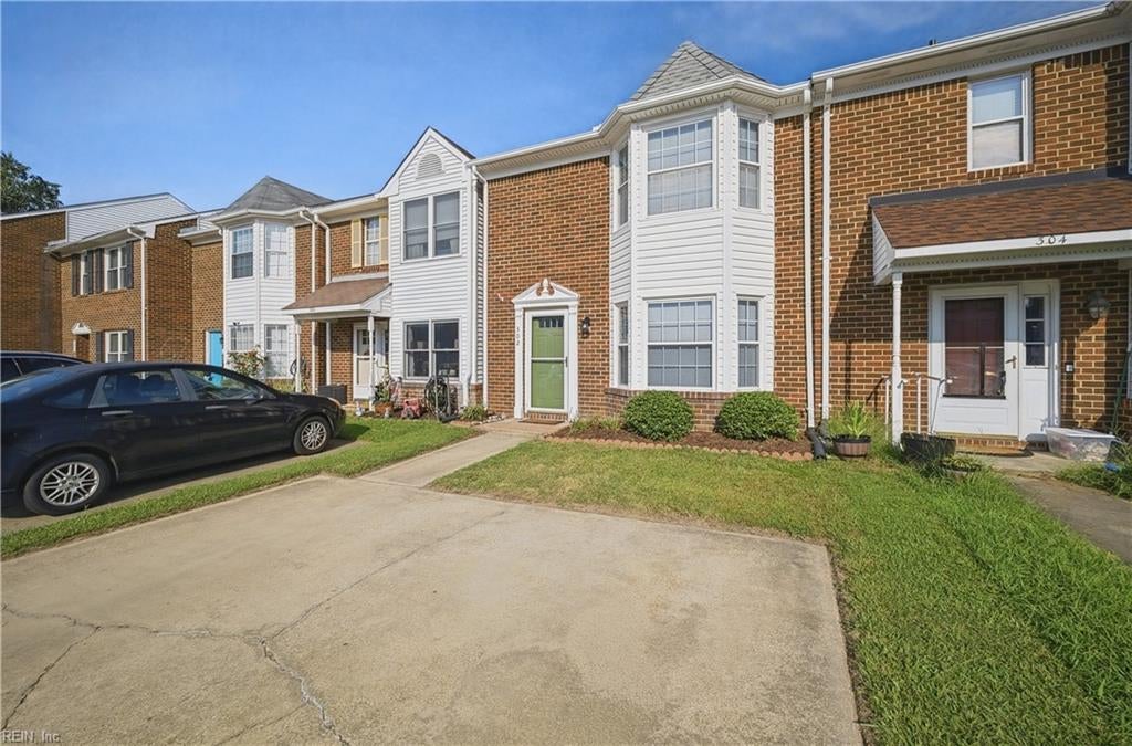 Photo of 302 Fairfax Terrace, Chesapeake, VA 23320 (MLS # 10654893)