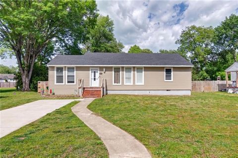 Photo of 1226 Tyler Ave Ave, Newport News, VA 23601 (MLS # 10632358)