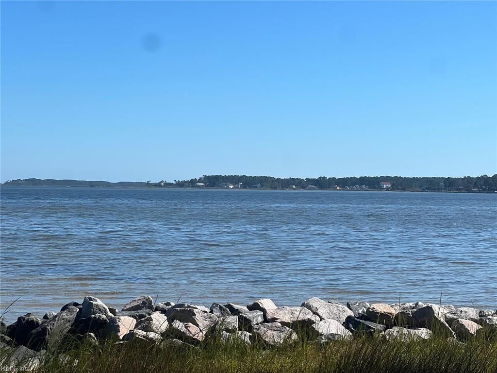 Photo of 816 Ship Point Road, Yorktown, VA 23692 (MLS # 10628737)