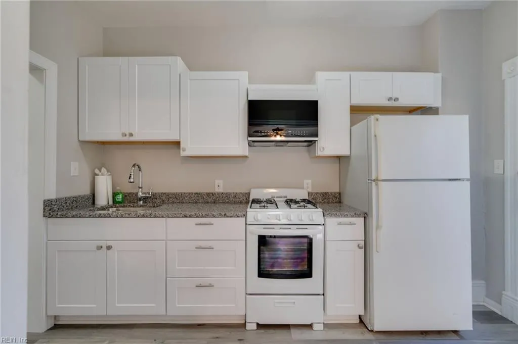 Hampton, Virginia 23669, United States, 1 Bedroom Bedrooms, ,1 BathroomBathrooms,Residential,Active,79471