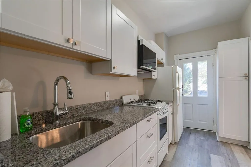 Hampton, Virginia 23669, United States, 1 Bedroom Bedrooms, ,1 BathroomBathrooms,Residential,Active,79471