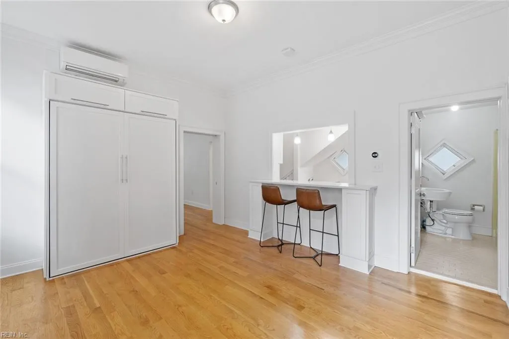 Norfolk, Virginia 23507, United States, 1 Bedroom Bedrooms, ,1 BathroomBathrooms,Residential,Active,201873