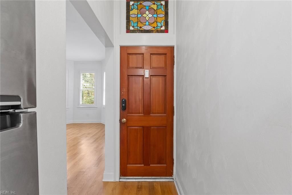 Photo of 407 Warren Crescent #1, Norfolk, VA 23507 (MLS # 10600066)