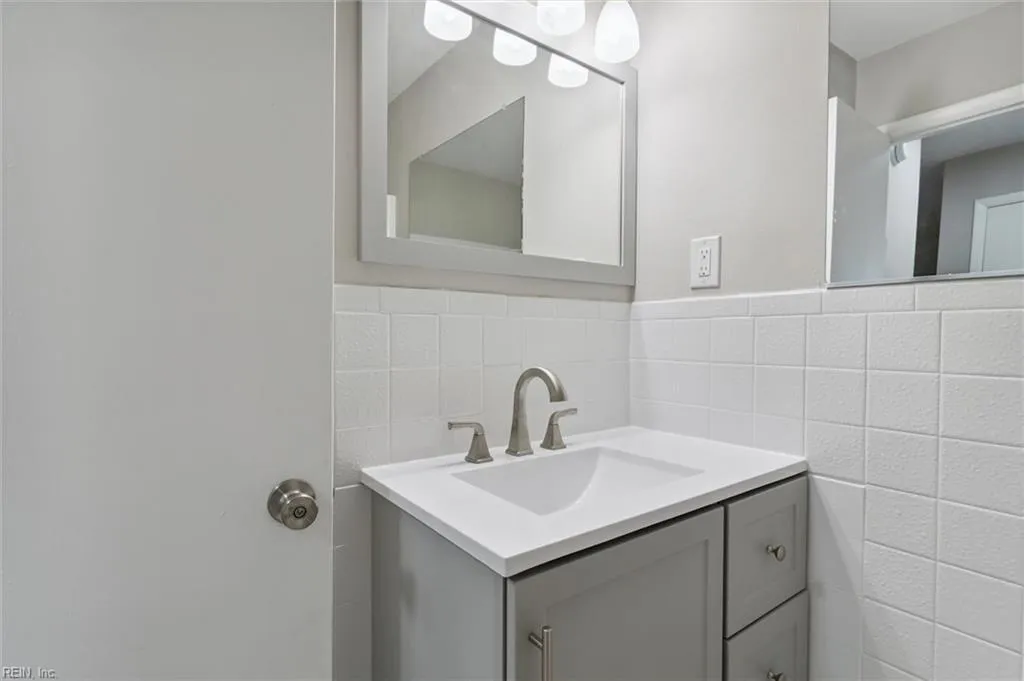 Norfolk, Virginia 23503, United States, 1 Bedroom Bedrooms, ,1 BathroomBathrooms,Residential,Active,179305