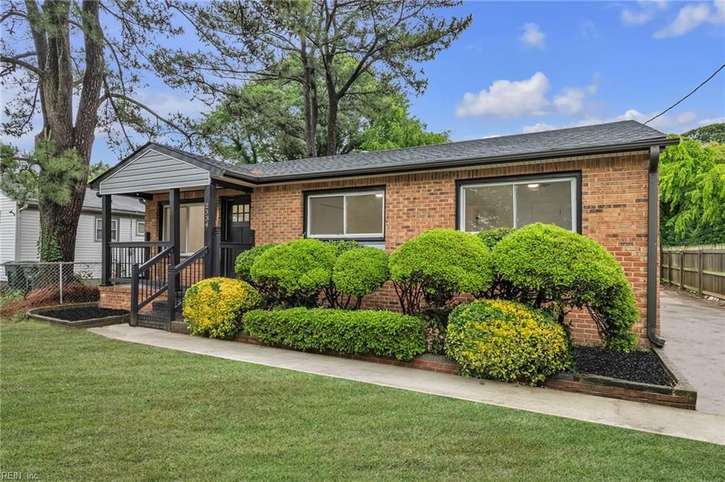 Photo of 2334 Mckann Avenue, Norfolk, VA 23509 (MLS # 10634011)