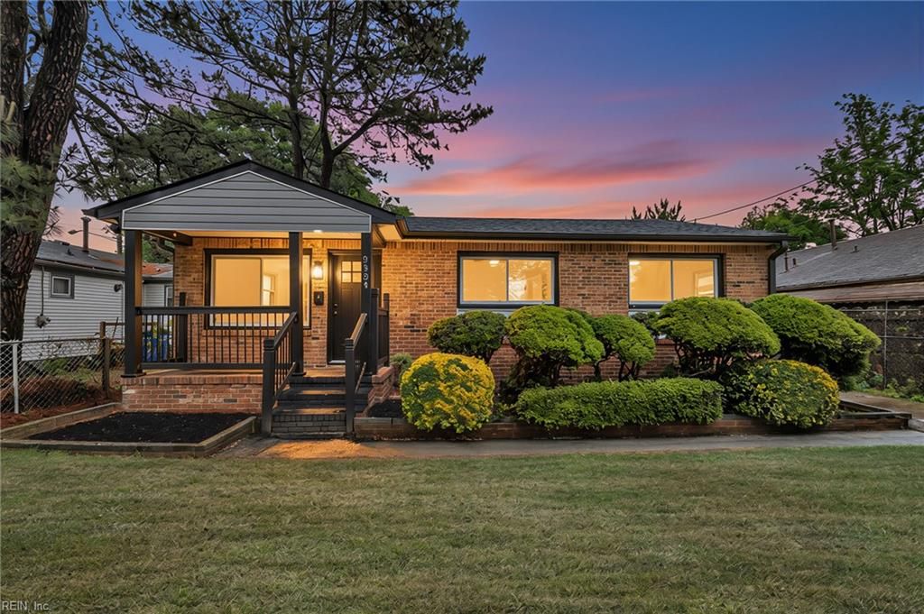 Photo of 2334 Mckann Avenue, Norfolk, VA 23509 (MLS # 10634011)