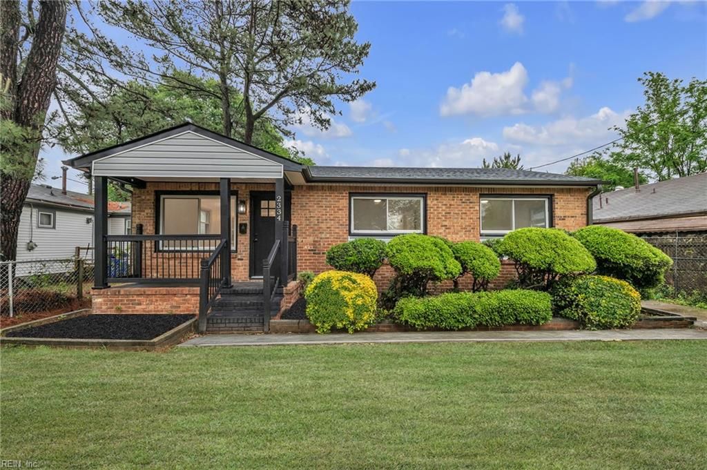 Photo of 2334 Mckann Avenue, Norfolk, VA 23509 (MLS # 10634011)