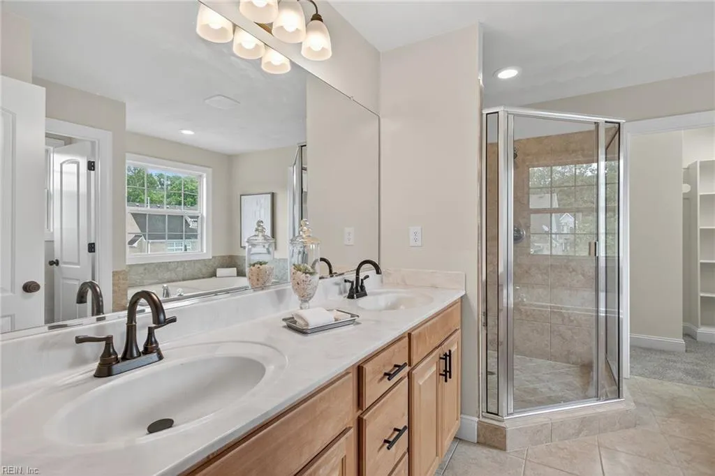 Chesapeake, Virginia 23322, United States, 5 Bedrooms Bedrooms, ,3 BathroomsBathrooms,Residential,Active,169871