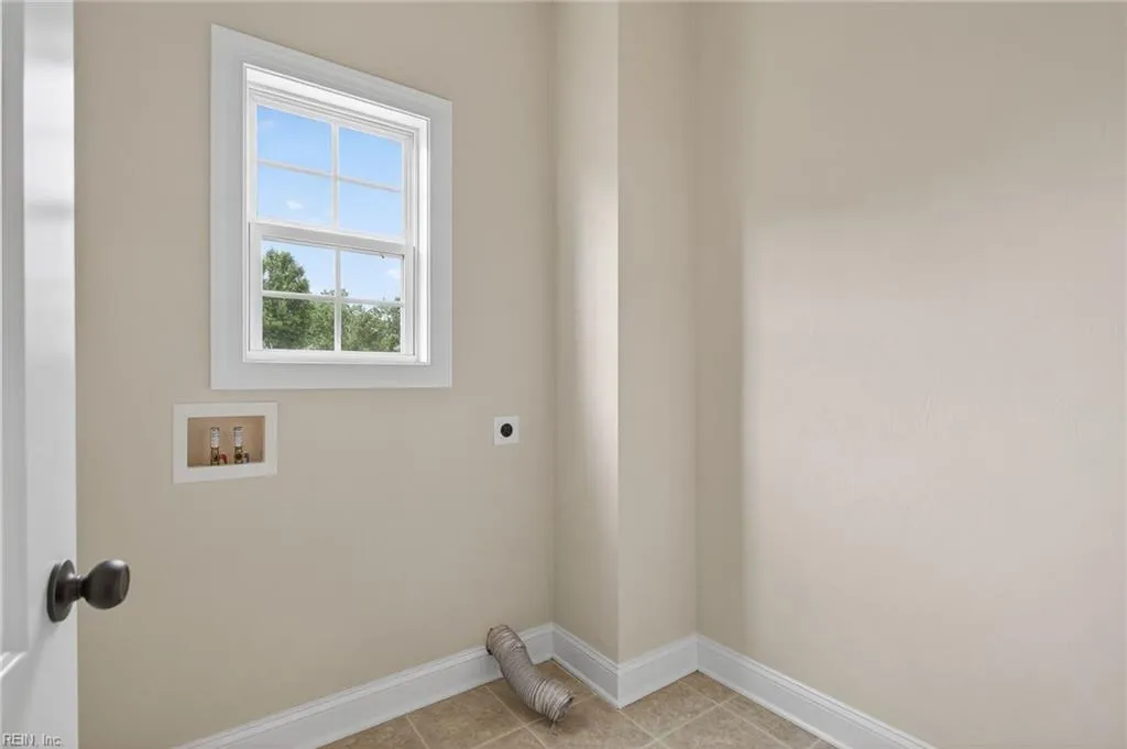 Chesapeake, Virginia 23322, United States, 5 Bedrooms Bedrooms, ,3 BathroomsBathrooms,Residential,Active,169871