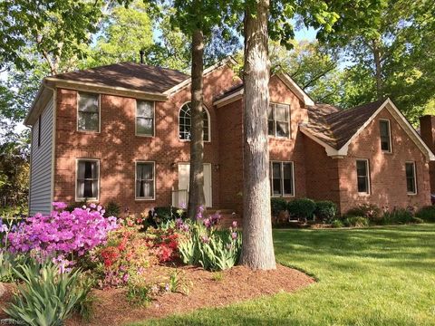 861 Bishopsgate LN Virginia Beach VA 23452