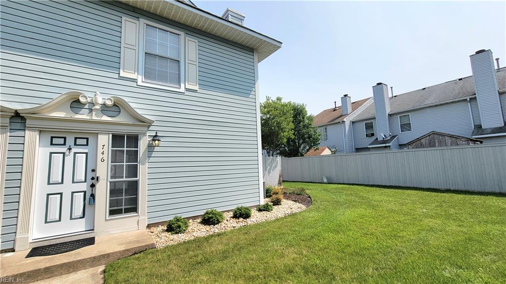 746 Ridge CIR