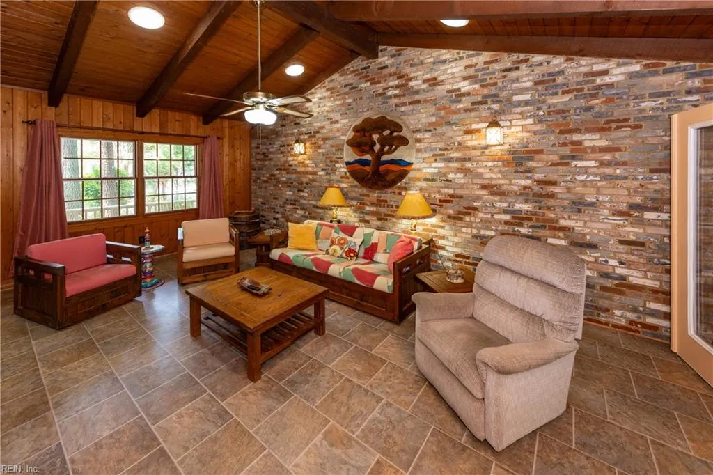 Virginia Beach, Virginia 23456, United States, 4 Bedrooms Bedrooms, ,3 BathroomsBathrooms,Residential,Pending,143569