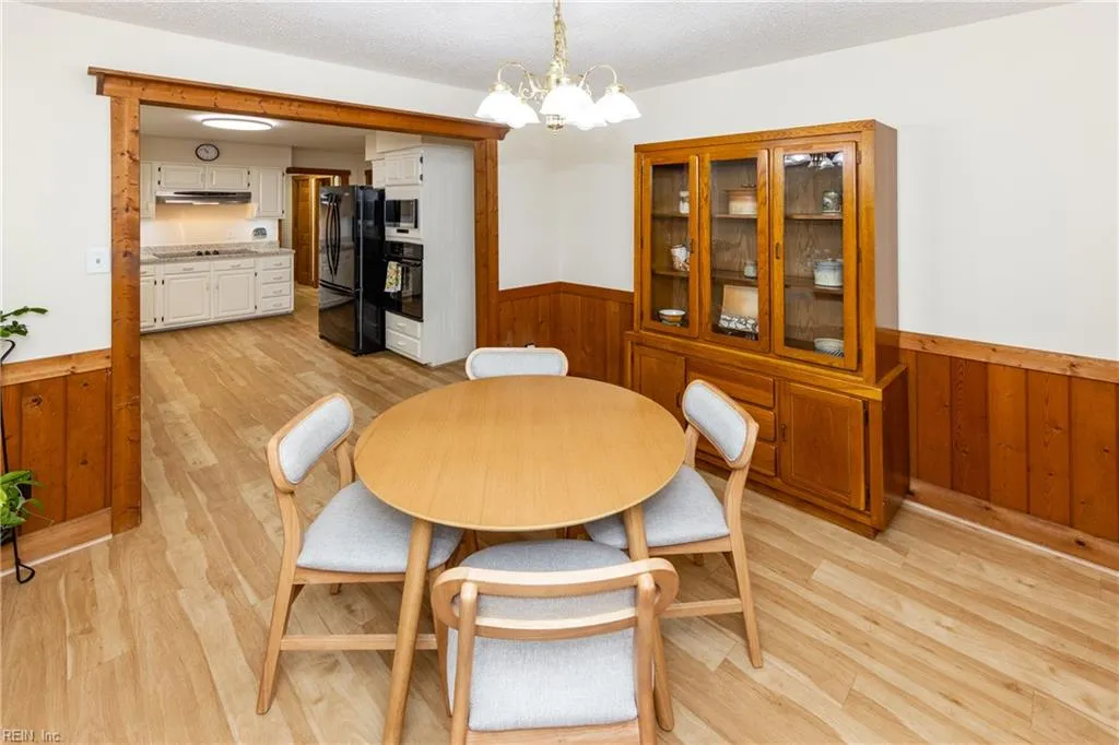 Virginia Beach, Virginia 23456, United States, 4 Bedrooms Bedrooms, ,3 BathroomsBathrooms,Residential,Pending,143569