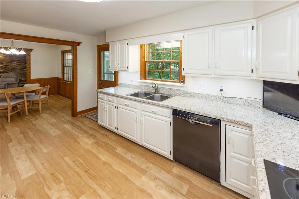 Virginia Beach, Virginia 23456, United States, 4 Bedrooms Bedrooms, ,3 BathroomsBathrooms,Residential,Pending,143569