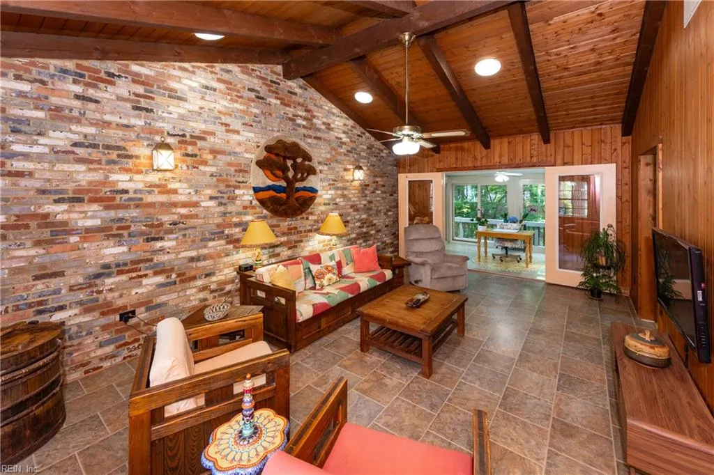 Virginia Beach, Virginia 23456, United States, 4 Bedrooms Bedrooms, ,3 BathroomsBathrooms,Residential,Pending,143569