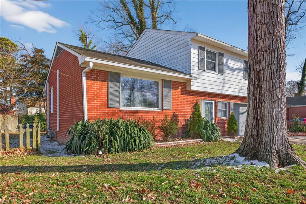 Photo of 304 Woodland Road, Hampton, VA 23669 (MLS # 10618289)