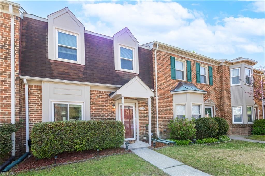 Photo of 833 Creekside Crescent, Chesapeake, VA 23320 (MLS # 10628018)