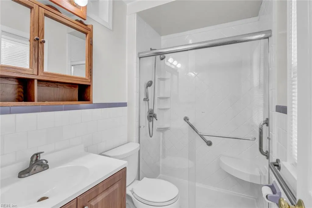 Hampton, Virginia 23664, United States, 3 Bedrooms Bedrooms, ,2 BathroomsBathrooms,Residential,Active,251722